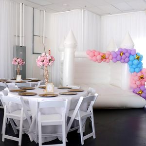 Maison de mariage gonflable tout blanche 13'x13' pour adultes, certifiée EN14960, pour fêtes, de l'usine chinoise de structures gonflables pour mariages et événements - Product Image 5