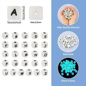 Vente chaude Sans BPA 12mm Mixte Carré <span class=keywords><strong>Cube</strong></span> DIY Bracelet Collier Alphabet Blanc <span class=keywords><strong>Focal</strong></span> Lettre Perle Silicone - Product Image 4