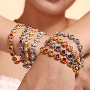 Pulsera de Acero Inoxidable con Corazones de Zircón Brillante y Empalme de Colores Doba, Joyería de Mano Más Vendida - Product Image 6