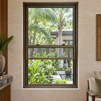 Fenêtres coulissantes modernes de style colonial à simple ou double battant avec grilles en verre pour les distributeurs de fenêtres et les acheteurs de projets