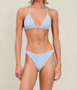 Conjunto de Bikini de Mujer al por Mayor OEM con Logotipo Personalizado, Hecho a Mano, de Ganchillo, con Diseño Chevron Calado, Halter, Triángulo, Borlas y Lazos en la Espalda, de Corte Alto - Product Image 1