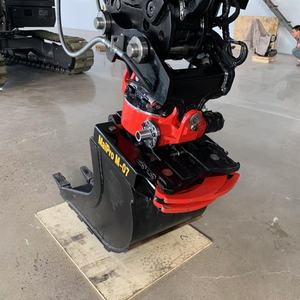 Mini Excavadora Personalizada con Tiltrotador Hidráulico, Inclinación y Rotación Manual, Acoplador Rápido para Excavadoras de 5-8 Toneladas - Product Image 1