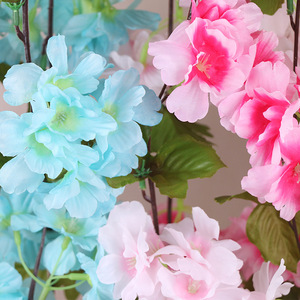 Guirlandes artificielles de fleurs de cerisier Hua Qianyun en soie pour la décoration de mariage, la photographie et la décoration intérieure - Product Image 2