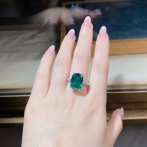 Anillo de Compromiso de Lujo con Rubí Redondo de Corte Brillante en Plata de Ley S925 con Baño de Rodio de Rosy Jewelry - Product Image 6