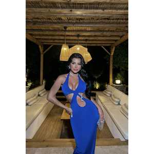 Vestido de Noche Largo con Pedrería Saks E, Escote Redondo, Cintura Imperio, Pedrería y Perlas para Invitadas de Boda - Product Image 3