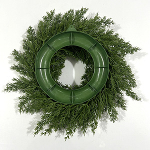 Guirnalda artificial de pino y ciprés, planta verde artificial para colgar en la pared, decoración navideña para la puerta del hogar. - Product Image 4