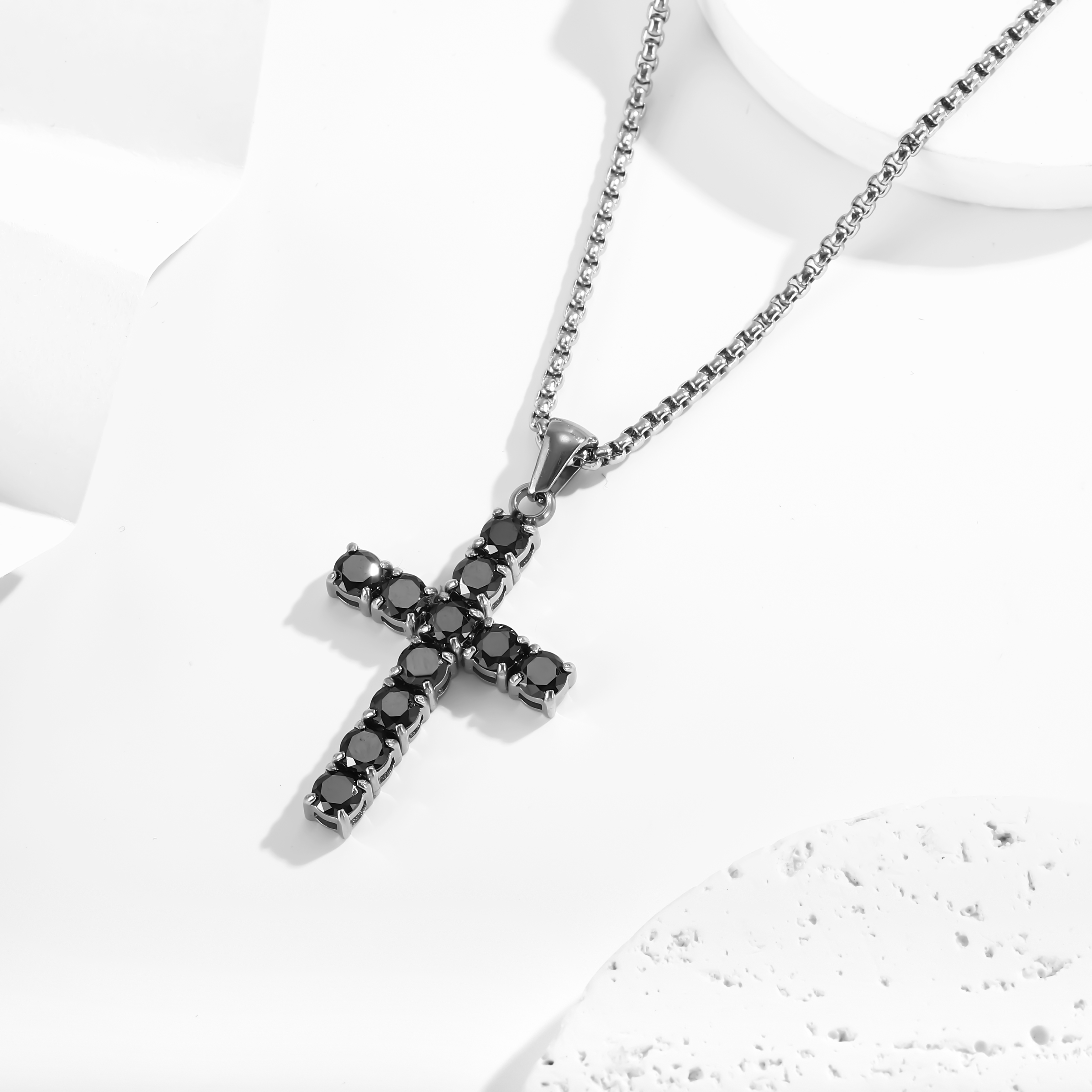 N0171-2 4.0mm Round  Black CZ