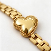 Bracelet Cœur HaoMi en Acier Inoxydable Plaqué Or 18K – Design Chic et Tendance Unisexe, Inaltérable, Minimaliste et Haut de Gamme – Nouvelle Tendance Mode
