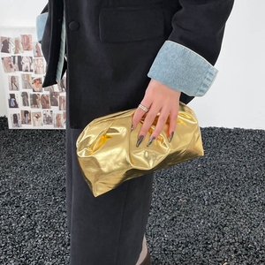 Pochette de maquillage en PU métallisé laser plissé pour femme, forme nuage, avec fermeture éclair, sac cosmétique, pochette de soirée, sac à main - Product Image 5