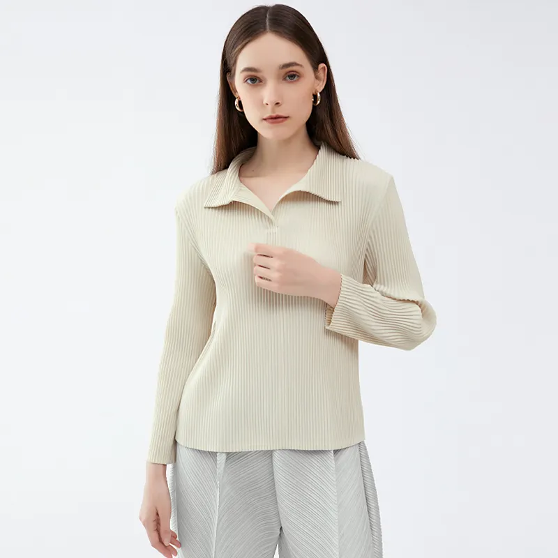 The latest fashion and simple Korean T-shirt in spring leads to a light and luxurious slimming high-quality women's coat