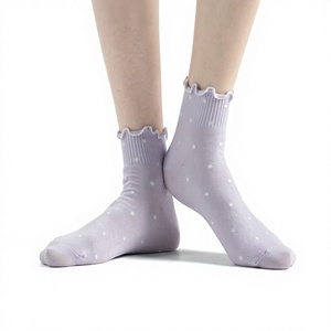 Calcetines de Algodón Ecológicos para Mujer, Diseño de Lunares, Color Pastel, Diseño con Volantes, Calcetines Coreanos para Uso Diario, Kikiya - Product Image 1