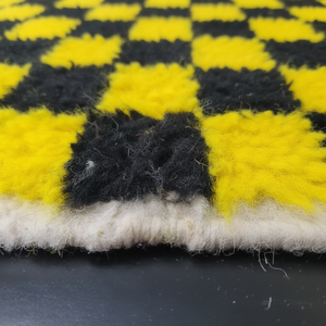 Tapis design à carreaux noirs et jaunes motif d'impression de bloc de main Dhurries 100% coton tapis matériels pour la maison salon - Product Image 1