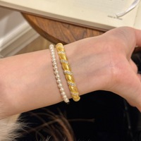 2026 Bracelet torsadé brossé rétro vintage pour femme, ensemble de bijoux plaqués de luxe léger et raffiné, style français empilable