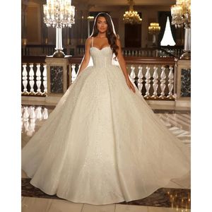 Изысканное свадебное платье-баллон <span class=keywords><strong>2026</strong></span> года с тонкими бретелями, вырезом «сердечко», шнуровкой на спине, блестящими бусинами, жемчугом и пайетками - Product Image 1