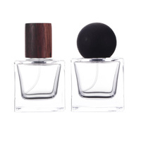 Vente directe usine – Flacons de parfum carrés en verre très demandés, 30ML, 50ML, 100ML, avec bouchon en bois et pulvérisateur à pompe