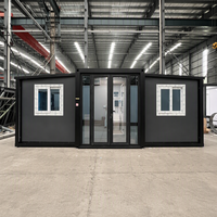 Maison conteneur mobile extensible au design moderne du milieu du siècle pour studio de fitness, hôtel ou immeuble de bureaux