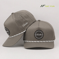 Casquette de baseball personnalisée à 5 panneaux en nylon, perforée au laser, séchage rapide, respirante, pour le sport et les activités de plein air