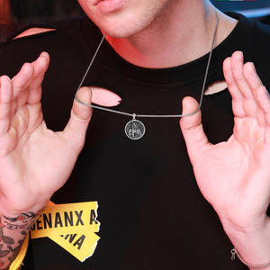 Vendita in fabbrica 925 argento Sterling ossidato inciso vico guerriero croce collana con ciondolo rotondo - Product Image 4