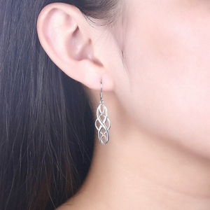 Pendientes Largos Geométricos Retorcidos para Mujer, Diseño Hueco Minimalista, Joyería de Moda para Oficina - Product Image 2
