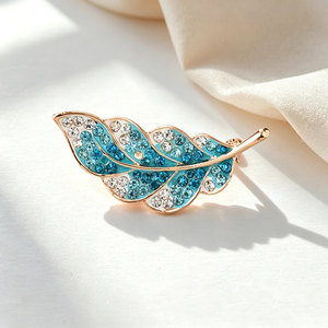 Broche de lujo con forma de flor de perla y pedrería, pin metálico para decoración de prendas. - Product Image 4