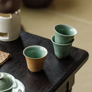 Tasse Maîtresse Guanlan Yue Kiln en Céladon Sculpté Effet Ombre, Tasse Traditionnelle Chinoise pour Dégustation de Thé, Tasse Individuelle en Porcelaine Céramique - Product Image 3