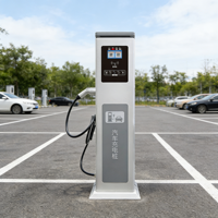 Borne de recharge pour véhicules électriques 60 kW conviviale avec interface tactile