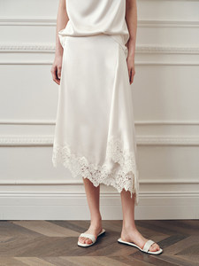Jupe en satin taille basse personnalisée Printemps 2026 - Jupe sexy asymétrique avec insert en dentelle, OEM/ODM par l'usine de vêtements chinoise - Product Image 1