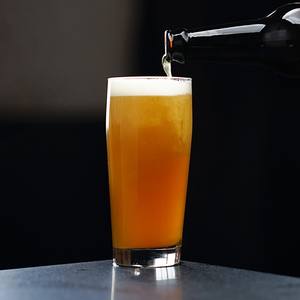 Allemagne <span class=keywords><strong>SAHM</strong></span> 20oz <span class=keywords><strong>Verre</strong></span> à bière artisanale classique réutilisable <span class=keywords><strong>Verre</strong></span> transparent pour eau, bière, vin Logo personnalisable - Product Image 2