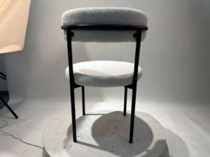 Moderna Poltrona in Tessuto Bouclé Bianco con Schienale Curvo e Gambe in Metallo Nero per Sale da Pranzo <span class=keywords><strong>di</strong></span> Hotel - Product Image 6