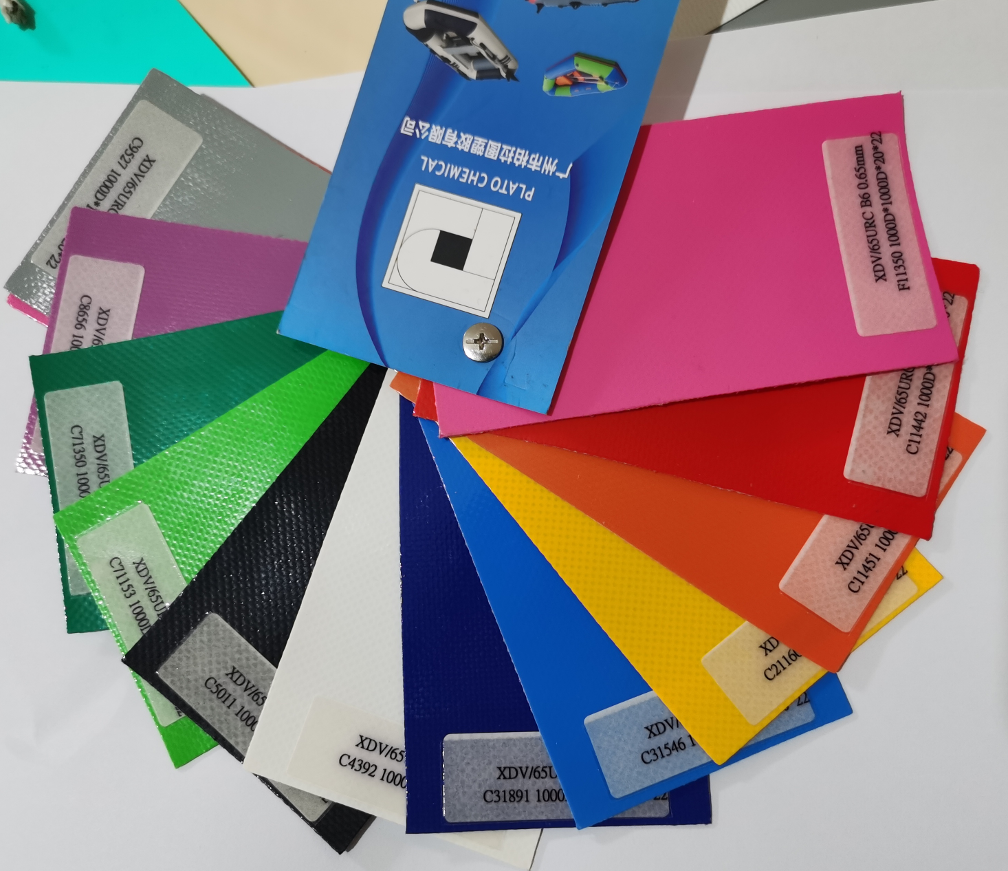 Bleu Rouge Jaune Vert Noir