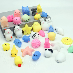 Fábrica Huajing, Venta al por Mayor de Lindos Juguetes Antiestrés de Animales Pequeños, Hechos de Goma TPR Suave, Diseños de Animales Aleatorios, para Niños de 5 a 7 Años - Product Image 1