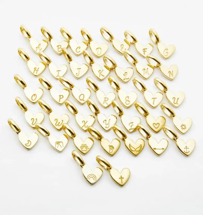 Acessórios de joias de aço inoxidável, moda lateral, letra pequena, coração, encantos, alfabeto A-Z, pingente inicial para fabricação de jóias