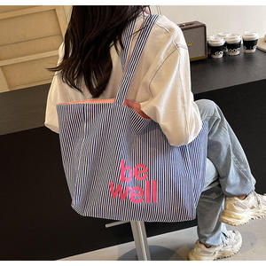 Sac à main en toile tendance pour femme avec poches cachées et longue poignée, sac de voyage, sac de shopping imprimé - Product Image 3