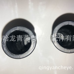 Poignées de guidon de vélo de montagne 22,2 mm antidérapantes en PVC noir - Product Image 4