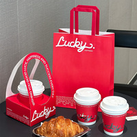 Gobelets à café jetables tendance avec couvercles, emballage commercial à emporter, gobelets en papier imprimés avec estampage à chaud et finition haut de gamme
