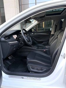 <span class=keywords><strong>Skoda</strong></span> <span class=keywords><strong>Octavia</strong></span> Pro 1.4T Benzina Automatica LHD Usata del 2023 per Esportazione - Product Image 3