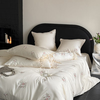 Ensemble de couette 4 pièces de qualité luxe léger en coton 100% à fibres longues |   Housse de couette brodée et drap plat |   Toutes saisons