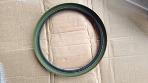 Joint d'étanchéité d'huile compatible Liugong 13B0147 pour pelle et chargeuse sur pneus – Pièces de machines de construction directement de l'usine - Product Image 3