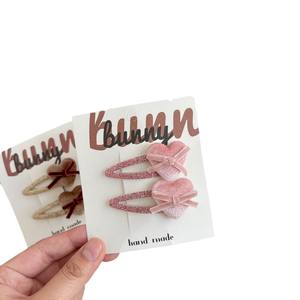 Noeud en velours doux de style coréen en forme de cœur, pince à cheveux <span class=keywords><strong>fine</strong></span> et scintillante pour enfants, pince à cheveux mignonne pour petite fille à la plage - Product Image 5