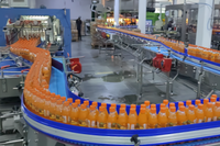 Mini machine de remplissage de soda, ligne de remplissage compacte pour bouteilles PET de boissons gazeuses, pour la production de petite capacité