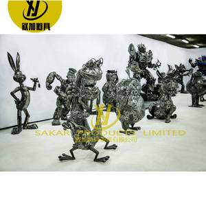 Nouvelle conception moderne, statue de <span class=keywords><strong>robot</strong></span> <span class=keywords><strong>Spiderman</strong></span> en acier inoxydable, sculpture en forme de goutte d'eau, taille réelle, faite à la main, couleur personnalisée - Product Image 4