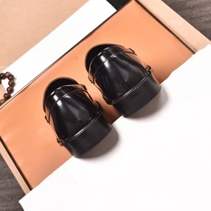 Zapatos de cuero para hombre de diseño personalizado de alta calidad, cómodos para todas las estaciones, estilo clásico formal. - Product Image 6