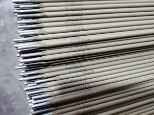 แท่งเหล็กคาร์บอน E6013 ISO9001อิเล็กโทรดเชื่อมโลหะผสม ac/dc ปรับแต่งได้ OBM - Product Image 6