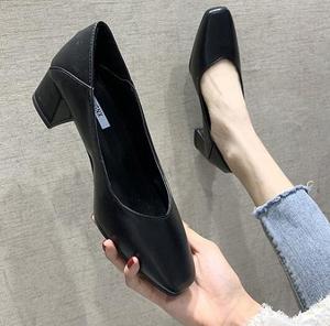 Zapatos de <span class=keywords><strong>tacón</strong></span> medio con bloque de cuero genuino con corte central y punta cuadrada clásica a <span class=keywords><strong>precio</strong></span> de fábrica - Product Image 6