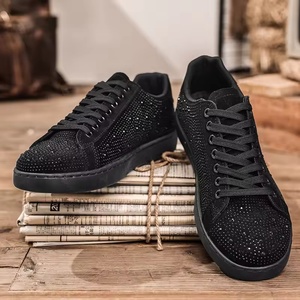 Chaussures basses en daim noir de haute qualité pour hommes, avec strass scintillants, semelle plate en caoutchouc, baskets décontractées - Product Image 2