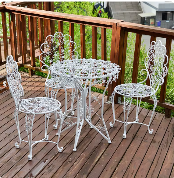 One table and three chairs (plum blossom white)
