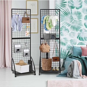 Étagère de présentation murale en <span class=keywords><strong>grille</strong></span> <span class=keywords><strong>métallique</strong></span> <span class=keywords><strong>pour</strong></span> supermarché, présentoir en panneaux de maille <span class=keywords><strong>métallique</strong></span> <span class=keywords><strong>pour</strong></span> la vente au détail - Product Image 5