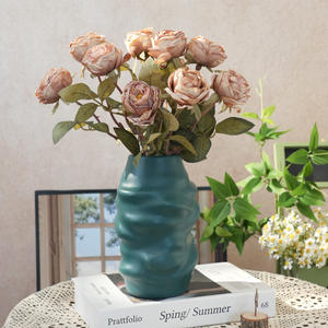 Moderne kreative einfache High-End-Keramik Porzellan Tisch vase realistische simulierte Rosen Blumen arrangements für zu Hause - Product Image 3