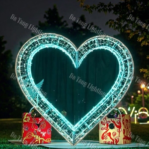 Installation de grandes installations lumineuses en forme de cœur pour les expositions emblématiques, les événements de Noël, les festivals de la Saint-Valentin et les zones de célébration publiques - Product Image 6