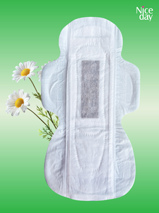 Protège-slip jetables imprimés avec technologie de contrôle des odeurs à base de camomille et de plantes, <span class=keywords><strong>protection</strong></span> 3D <span class=keywords><strong>pour</strong></span> l'<span class=keywords><strong>incontinence</strong></span> féminine - Product Image 2